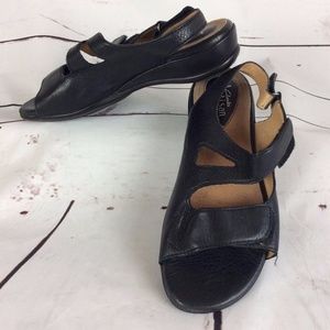 Clarks Artisan Women Size 7.5 Narrow Sandals Black